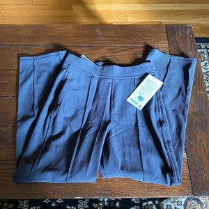 NWT urban strides super high rise pant